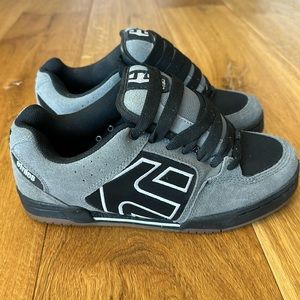 Skateboard shoes Etnies